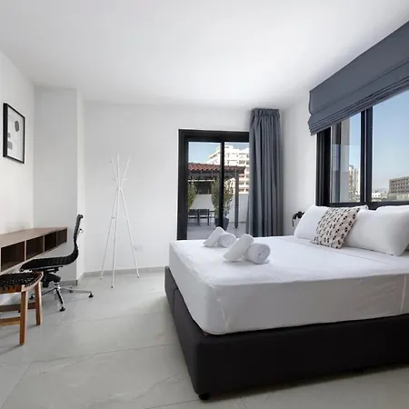 Urban Condo 33 With Veranda - 2 Bdr Nicosia Exterior photo