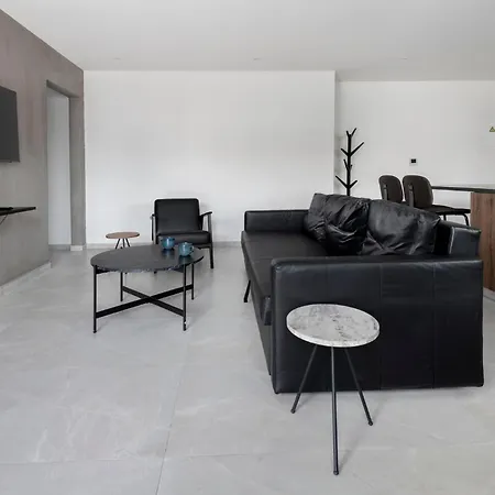Urban Condo 33 With Veranda - 2 Bdr Nicosia Exterior photo